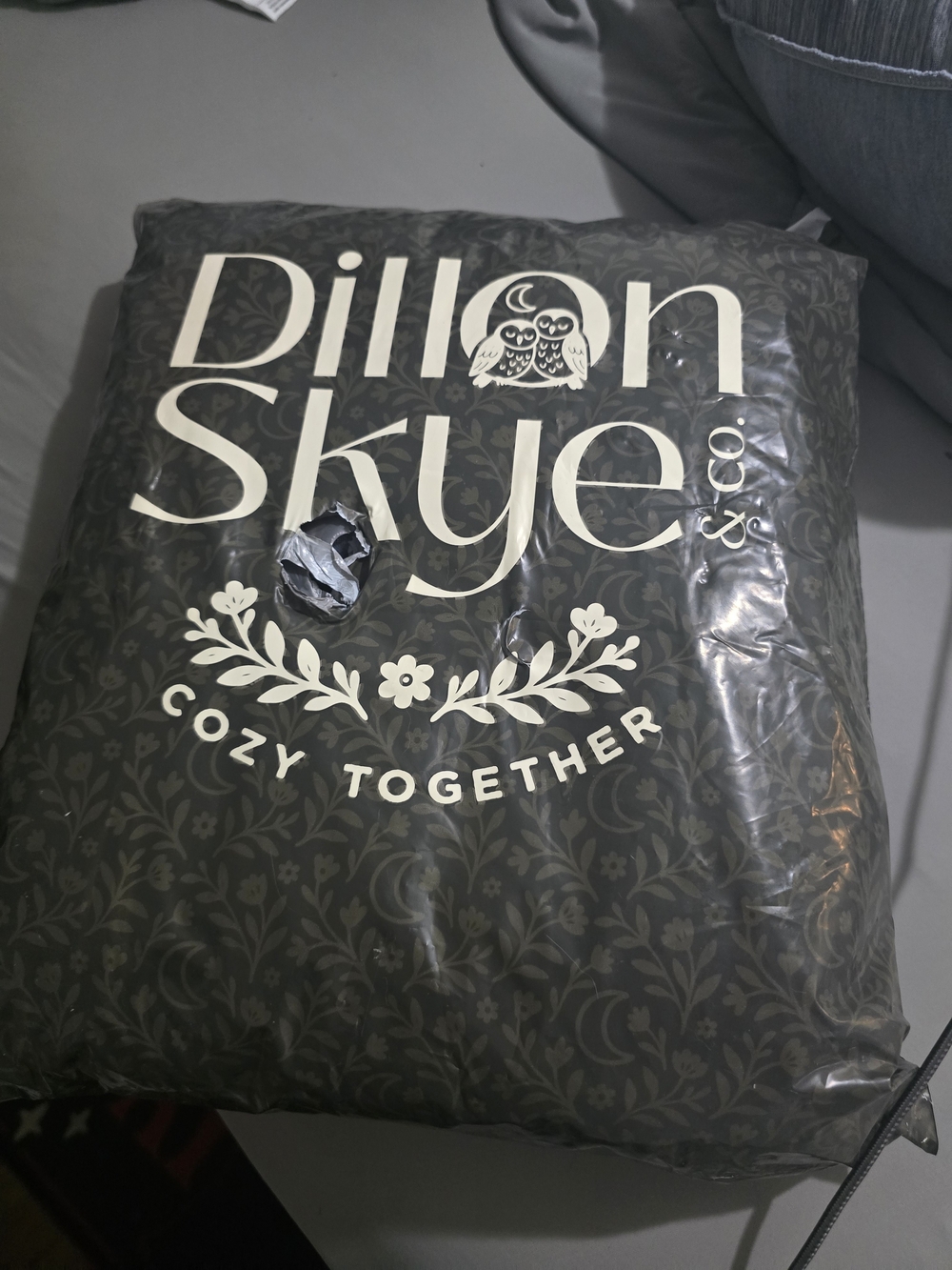 Dillon Skye Cozy Together Gray Bedding Haunted House Blanket New